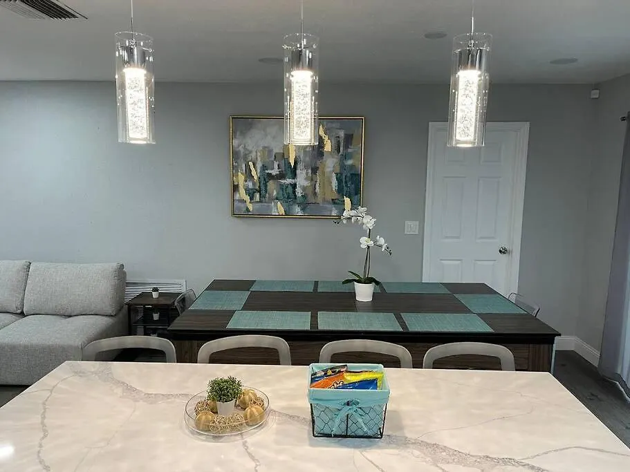 Breathtaking & Renovated Tampa Heated Pool House Βίλα Ηνωμένες Πολιτείες της Αμερικής